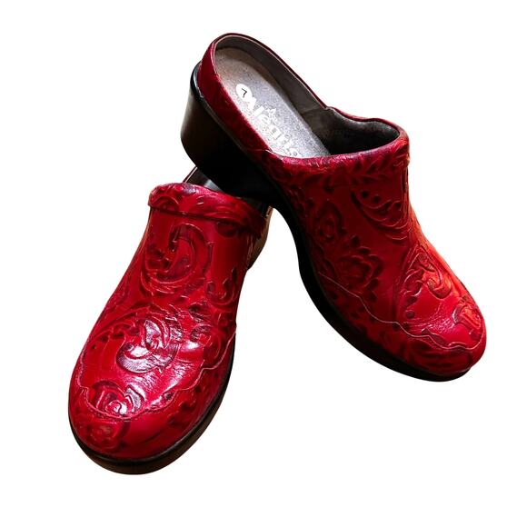 Algeria red embossed leather clogs comfort platform slip on shoes US size 7M - Picture 1 of 11
